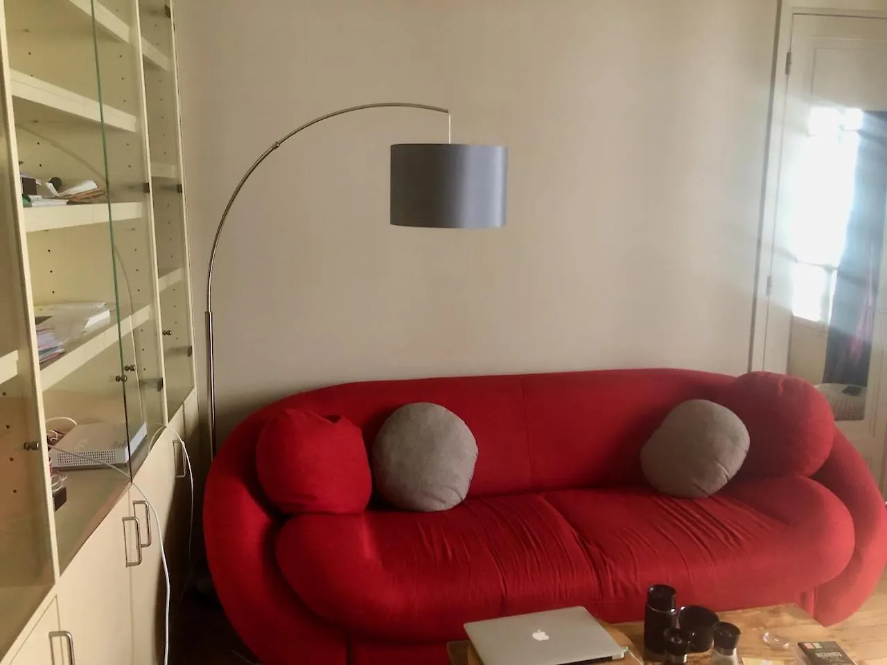 Apartment Avec Balcon Dans Calme Avec Gardien -
