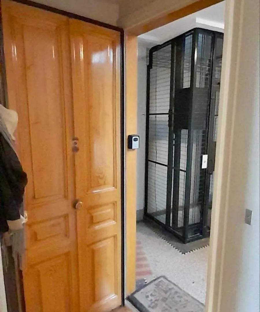 Avec Balcon Dans Calme Avec Gardien - Appartement *