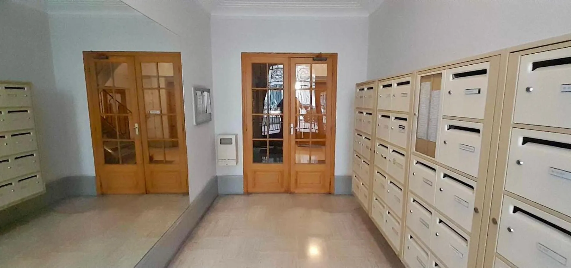Apartament Avec Balcon Dans Calme Avec Gardien - *